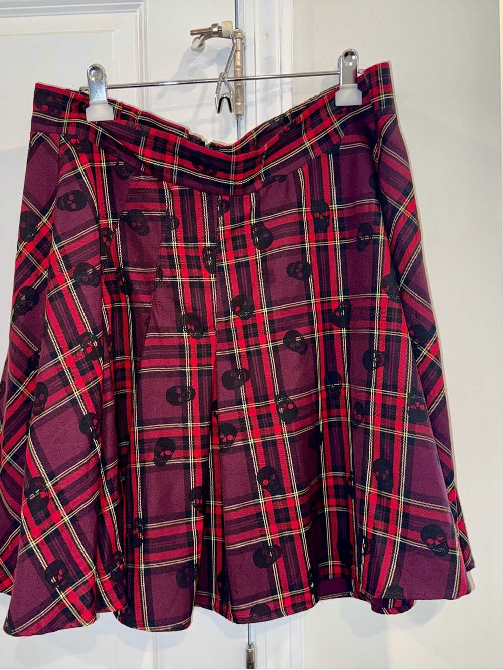 Torrid Mini Twill Pleated Skater Plaid Skull Print Skirt Size 2 Halloween
